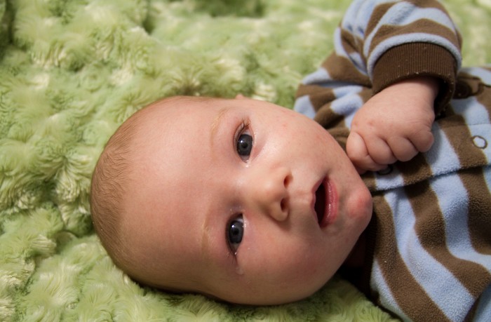 Eli wide-eyed at 6 weeks